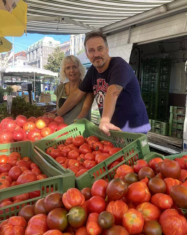 Bauernmarkt am Wiener Naschmarkt | Gärtnerei Jakubek - Tomaten